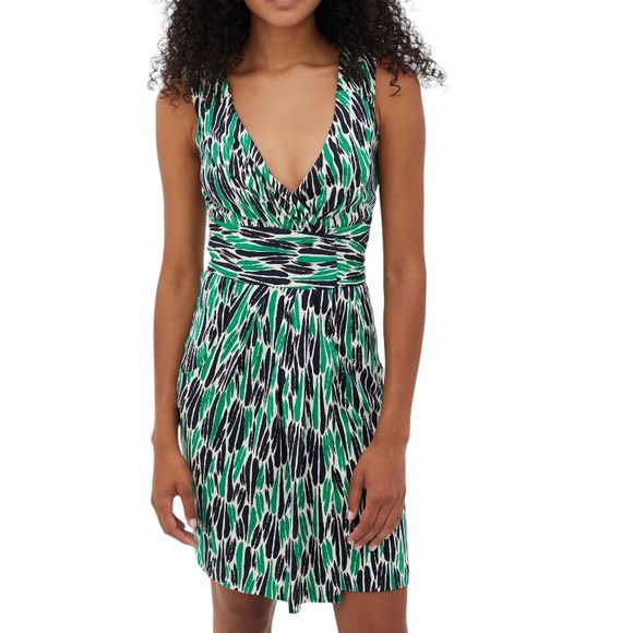 Diane Von Furstenberg Celosa Silk Green & Black Printed Wrap Dress - 4 - Picture 3 of 15
